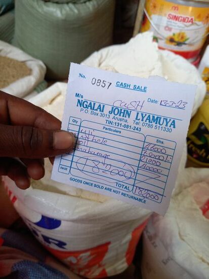 Das alles kostet 182000TZS. Da bleibt noch etwas für Obst übrig  