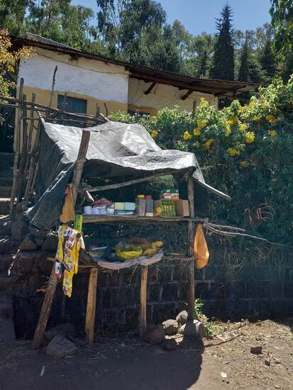Ein kleiner Verkaufsstand am Straßenrand