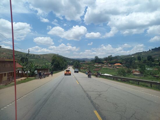Die Straße führt auch zu den Grenzen zu Ruanda und Kongo.