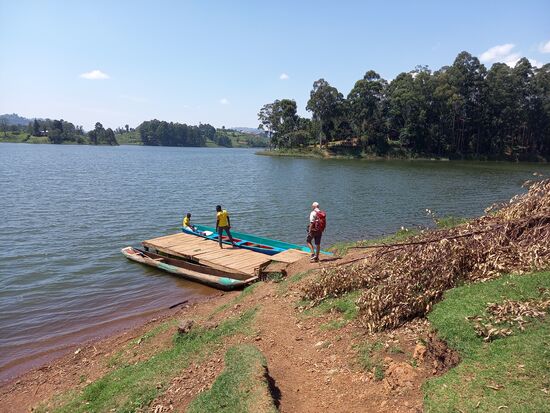 Schließlich geht es mit dem Boot zurück zur Insel.