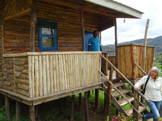 Eine der Hütten für Gäste bzw. Volontäre.
