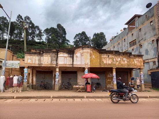 Häuser die an die Kolonialzeit erinnern.