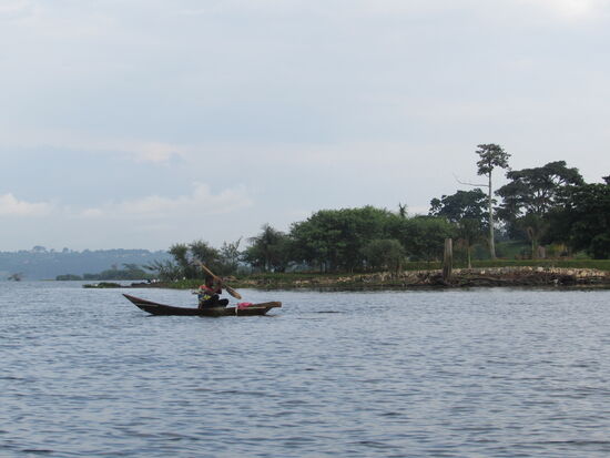 Überall sind Fischer unterwegs und legen ihre Netze aus.
