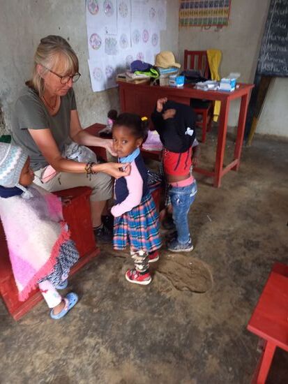 Ich starte mit den dreijährigen Mädchen.