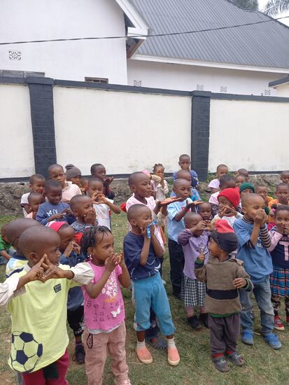 Auch Kuss Händchen fliegen mir zu.