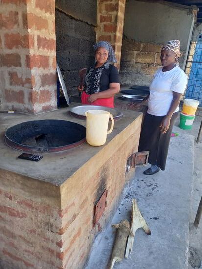 Die Küche der Schule.