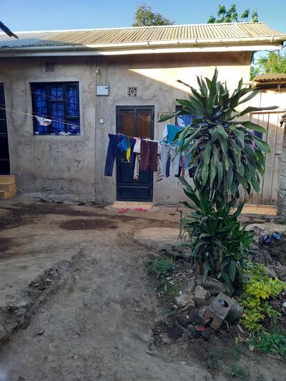 Hinter jeder Tür ist ein kleiner Raum für eine ganze Familie.