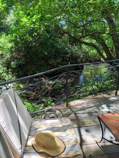 Die Anlage ist eine Oase zum Entspannen.