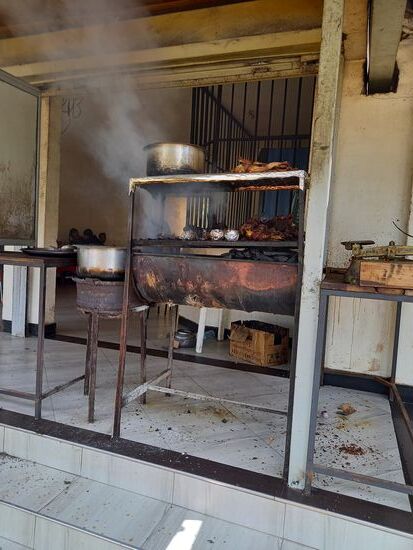 Nebenan wird gebruzzelt.