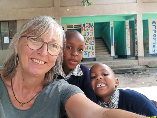 Diese Kinder sind einfach fröhlich und ausgelassen.