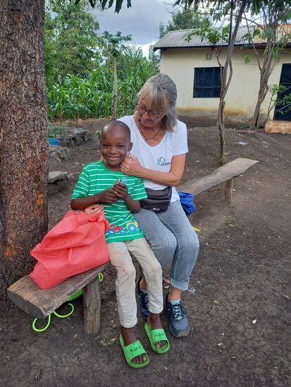 Als erstes besuchen wir Willium,  er fliegt mir vor Freude in die Arme.