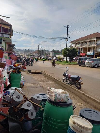 Nach der langen Fahrt vertreten wir uns noch die Beine.