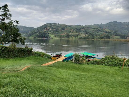 Ein letzter Blick auf den See und dann fährt uns Gad mit dem Auto nach Kabale.