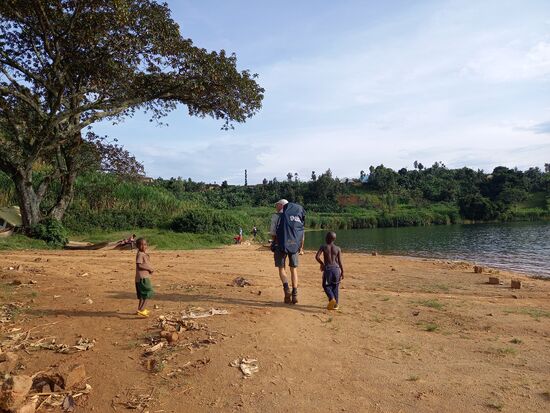 Am Strand geht es weiter. Das Ziel scheinbar greifbar nah.