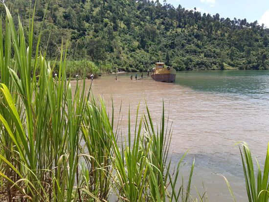 Hier wird Kies verladen.