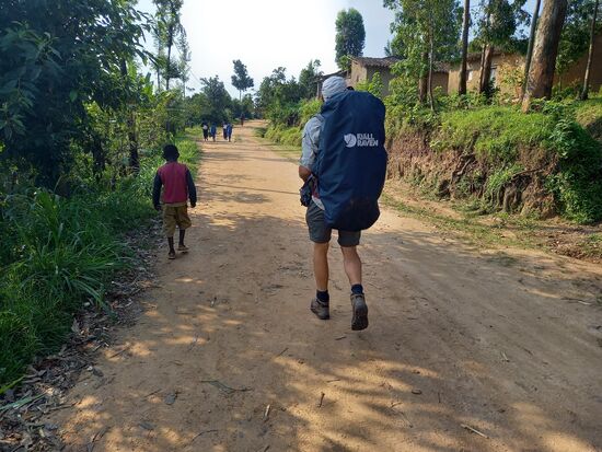 Es geht moderat bergan.