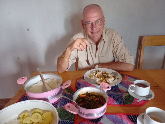 Es gibt Kartoffeln,  Reis und Gemüse  