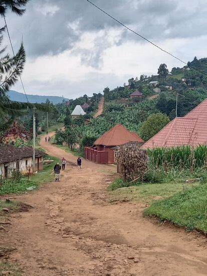 Der erste Anstieg liegt direkt vor uns.