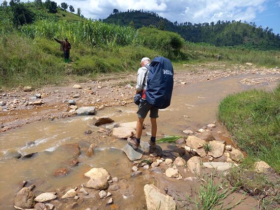 Die erste Flussüberquerung für heute gestaltet sich einfach.