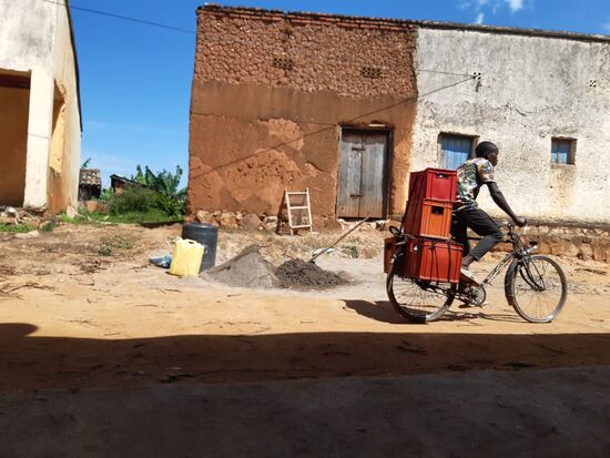 Während wir unser kühles Getränk genießen,  beobachten wir das treiben auf der Straße.