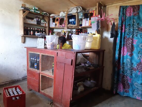 Oben angekommen entdecken wir diesen kleinen Shop und gönnen uns eine kurze Pause und ein Getränk  