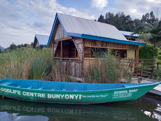 Eine Hütte am See ist unser Zuhause für die nächsten Tage. Ein einfaches,  aber zauberhaftes Träumchen.