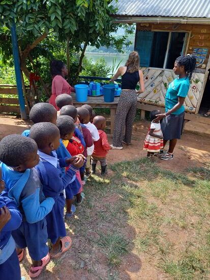 Gegen 10Uhr gibt es Frühstück.