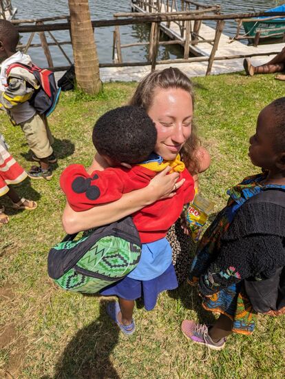 Eine letzte Umarmung für jedes Kind.