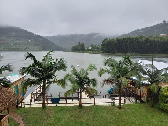 Es regnet schon seit Stunden.