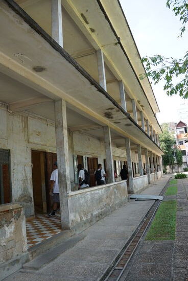 Das S21 war vorher eine Schule aber die brauchte ja niemand mehr