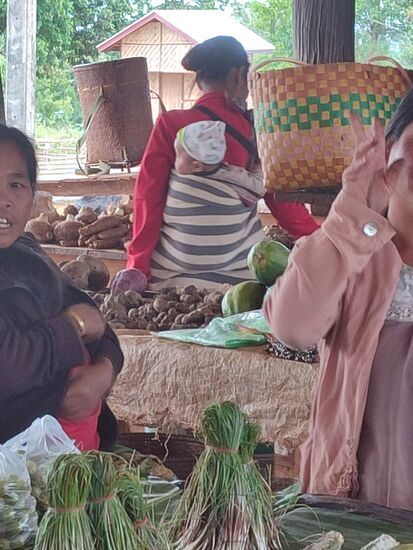 In den Bergen leben unterschiedliche Ethnien und treffen sich auf den Bauernmärkten