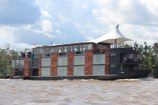 So reist der Tourist mit viel Geld, mit kleinen Beibooten werden Ausflüge in Seitenarme des Maranon unternommen um etwas Regenwaldfeeling zu vermitteln.