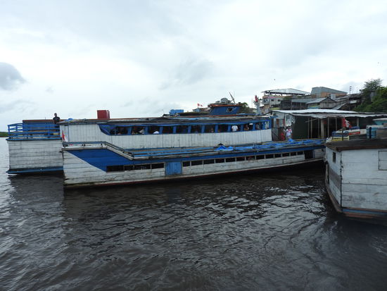 Unser gemütliches altes Holzboot für die 2 stündige Fahrt nach Indiana
