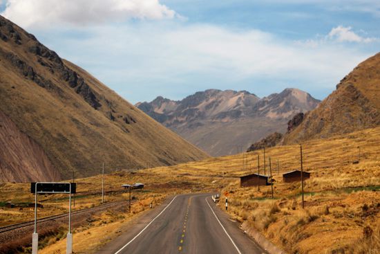 Die Weite der Landschaft wird nur selten unterbrochen und es hat schon fast etwas meditatives hier Stunden aus dem Busfenster zu schaun.