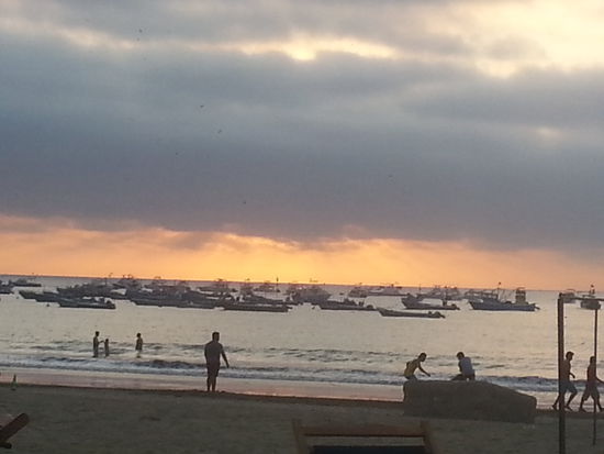 Am Abend sitzt man mit einem Jugo schön gemütlich am ruhigen Strand