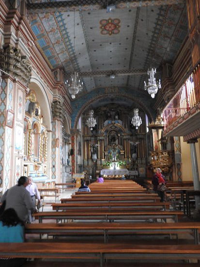 Carmen de La Asuncion
Eine  kleine Karmeliterkirche der ein 1682 gegründetes Kloster angeschlossen ist . Hier leben 20 Nonnen und dürfen die Räume des  Klosters ihr Leben lang nicht mehr verlassen auch Familienbesuche sind nicht gestattet. Sie bekommen, nach den Klosterregeln,  die Köpfe kahlgeschoren und müssen immer barfuß gehen. So weltabgewandt zu leben ist sicher nicht einfach.