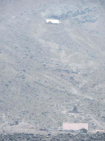 Unten das 1. Refugium und nur einen knappen Kilometer und 240 Hm das 2. Refugium. Der längste und schwerste Km meines Lebens aber ich bin hochgekommen und oben ist die Anstrengung auch schnell vergessen