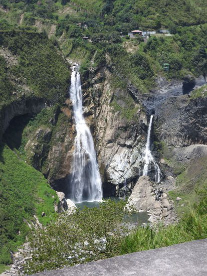 Der Manto de la Novia Wasserfall hat im Moment wenig Wasser