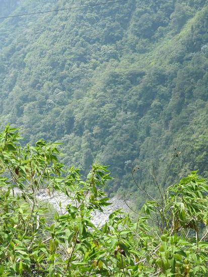 Im Llanganates Gebiet soll von dem indianischen General Ruminahui die Überreste Atahualpas und der Goldschatz Quitos vor den anrückenden Spaniern in Sicherheit gebracht worden sein. Es kursiert eine Schatzkarte, angeblich von 1598, aber es sind so viele Interpretationen möglich dass noch keine Expedition das Versteck gefunden hat.