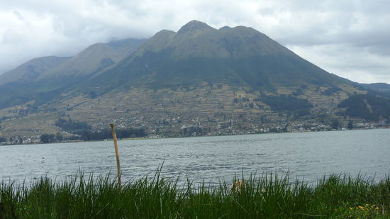 Heute sind wir noch am San Pablo See etwas gewandert und waren in einem teuren Hotel zum Kaffee trinken und mein Cappuccino war aus Fertigpulver  und nicht trinkbar  