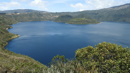 Blick über die Lagune nach etwa der Hälfte des Weges, genau hinter den Inseln sind wir gestartet
