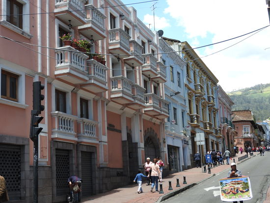 Auch wandernde Werbeplakate sieht man häufig, sicher ein anstrengender und wenig einträglicher Job