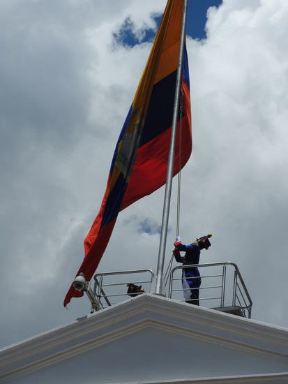 Die Flaggenzeremonie ist der wichtigste Moment bei der ganze Veranstaltung