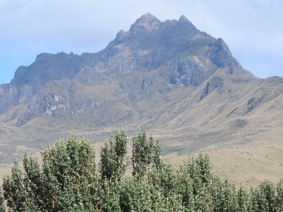Es sind von der Bergstation aus etwa 5 Stunden und rund 4km um den Gipfel des 4.698m hohen Gipfel des Rucu Pichincha zu erreichen.