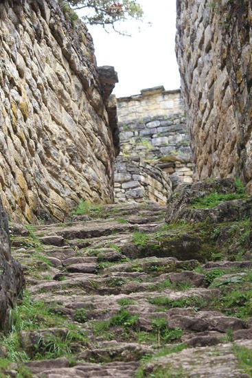 Dann werden die Zugangswege immer enger und steiler.