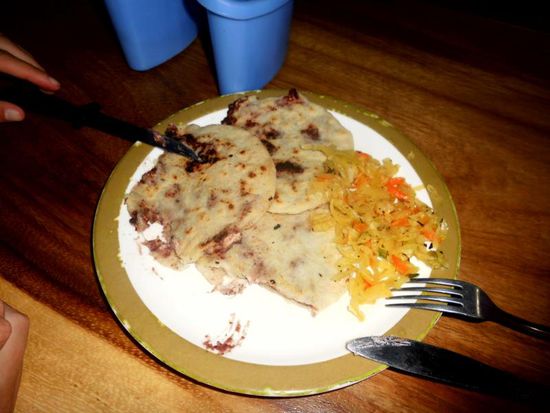 Pupusa - das Nationalgericht El Salvadors