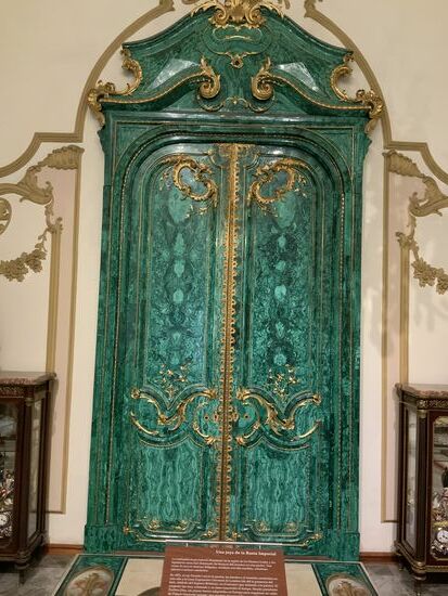 Tür aus russischem Malachit