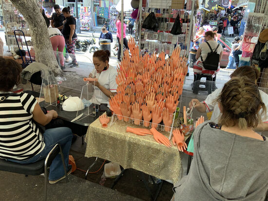 Maniküre unter freiem Himmel