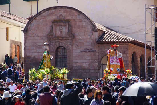 ...den Patron San Jerónimo (rechts)...
links könnte der San Jose zu sehen sein, bin mir aber nicht sicher...