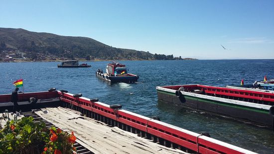 Unser Bus sieht vom weiten aus, wie ein Spielzeugauto